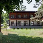 Regina 3*